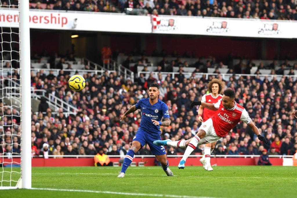 Aubameyang remata de cabeza y establece el 1-0 | Foto: <a href="https://twitter.com/Arsenal/status/1211290906055315457" target="_blank" rel="noopener">@Arsenal</a>
