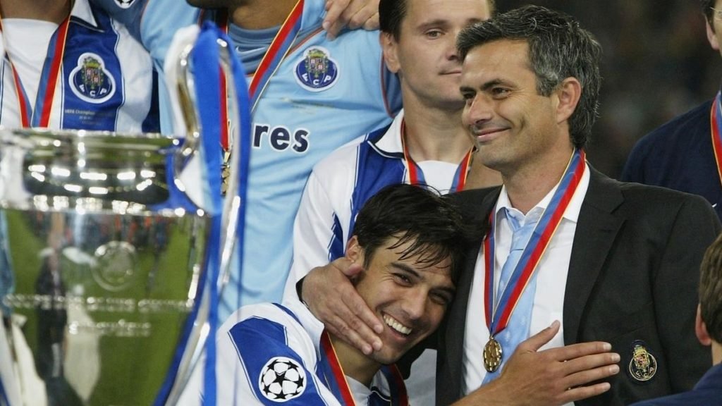 Mourinho campeón de la champions con el Porto/ UEFA.com