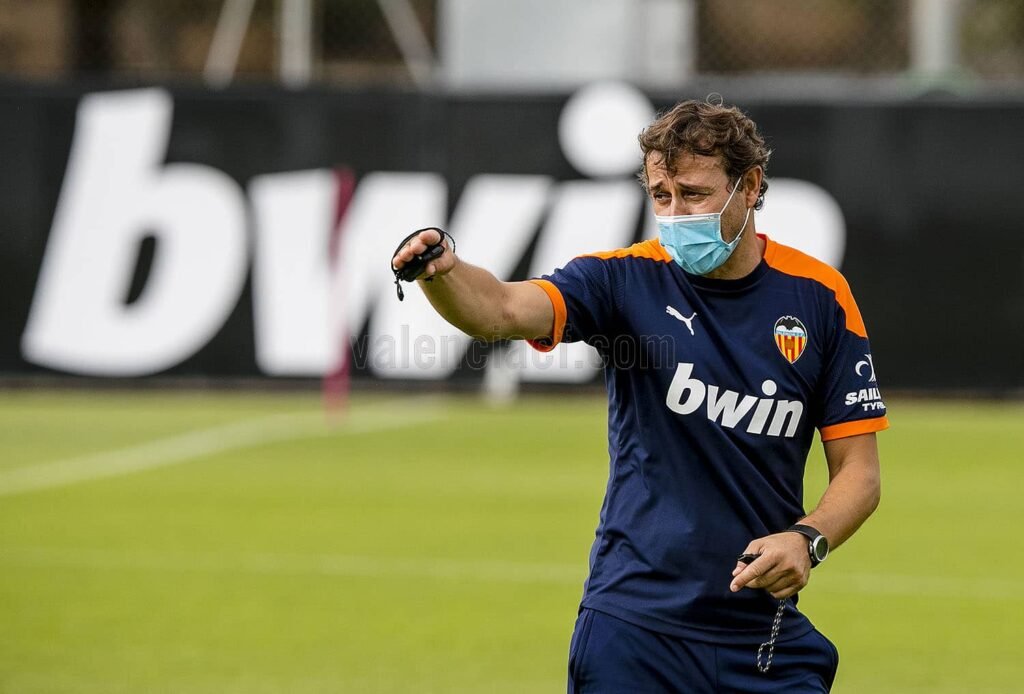 Juan Solla en un entrenamiento con el Valencia CF | Foto: Valencia CF