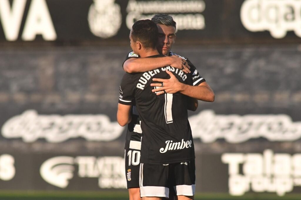 Rubén Castro celebrando uno de sus goles en la J10 de LaLiga SmartBank