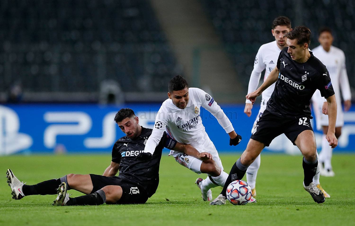 Real madrid vs borussia final. Боруссия и Реал Мадрид лига чемпионов. Реал Мадрид 2021. 27 10 2020 Боруссия м Реал. Камбэки Реала в ЛЧ.